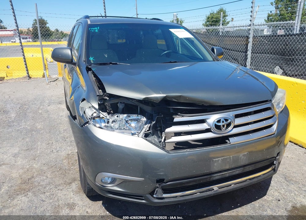 2011 TOYOTA HIGHLANDER VIN: 5TDBK3EH6BS085056