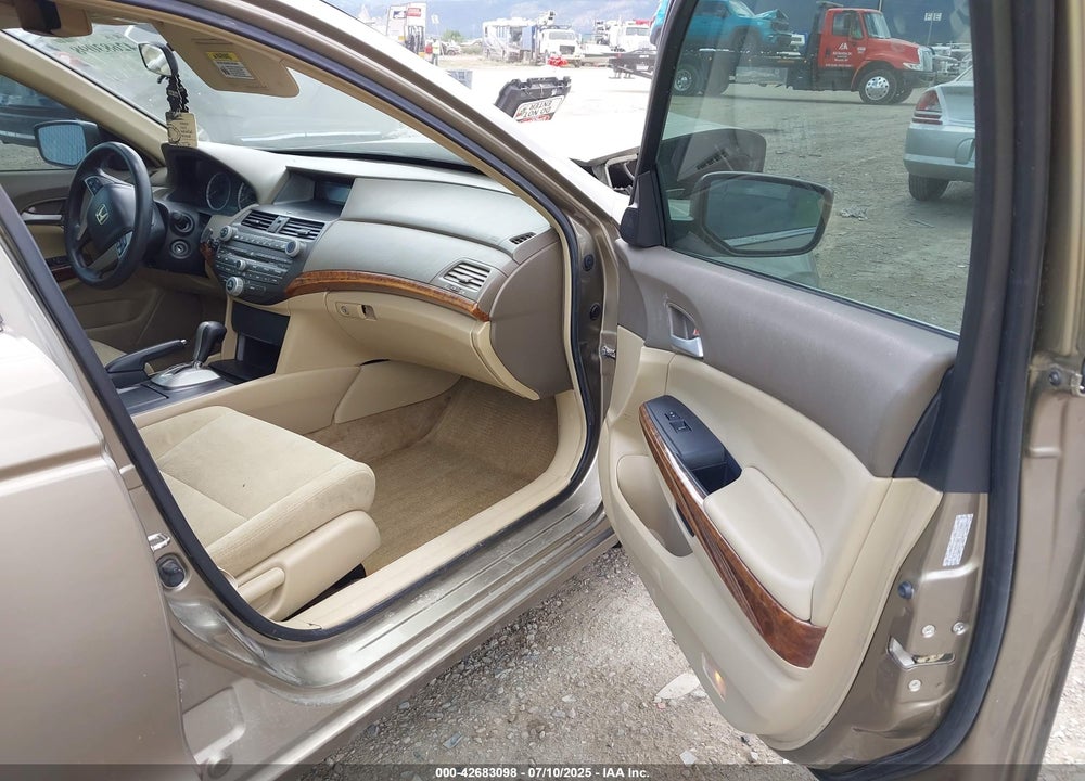 2009 HONDA ACCORD VIN: 1HGCP26799A047075