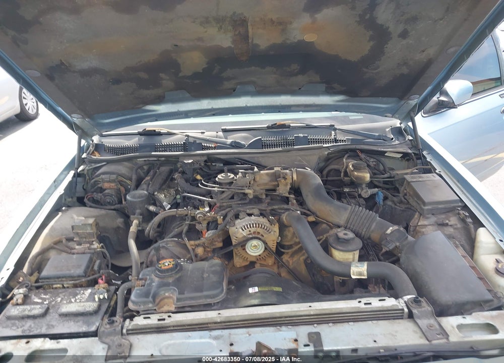 2000 FORD CROWN VICTORIA LX VIN: 2FAFP74W1YX154250
