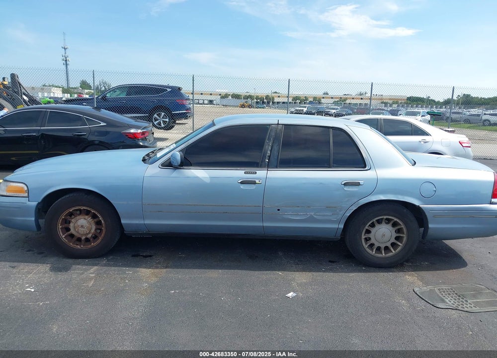 2000 FORD CROWN VICTORIA LX VIN: 2FAFP74W1YX154250