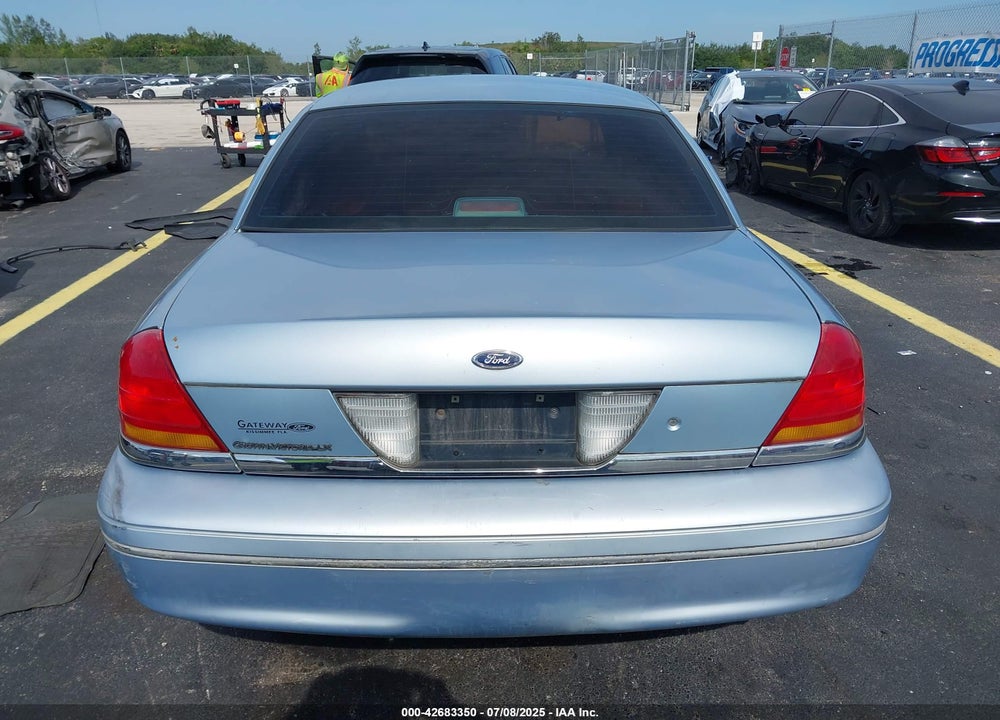 2000 FORD CROWN VICTORIA LX VIN: 2FAFP74W1YX154250