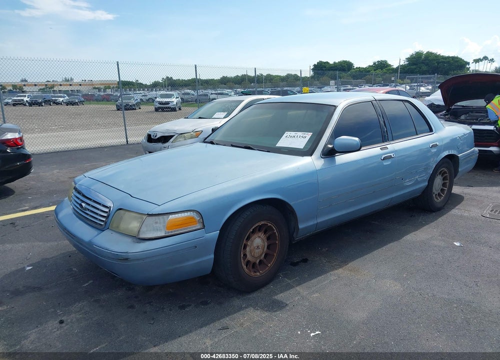 2000 FORD CROWN VICTORIA LX VIN: 2FAFP74W1YX154250