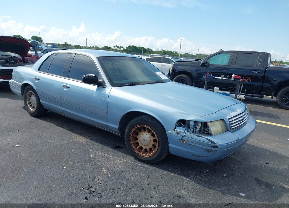 2000 FORD CROWN VICTORIA LX VIN: 2FAFP74W1YX154250
