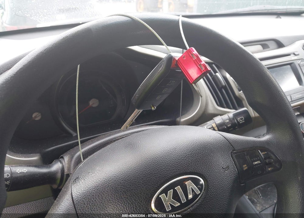 2014 KIA SPORTAGE VIN: KNDPBCAC0E7649105