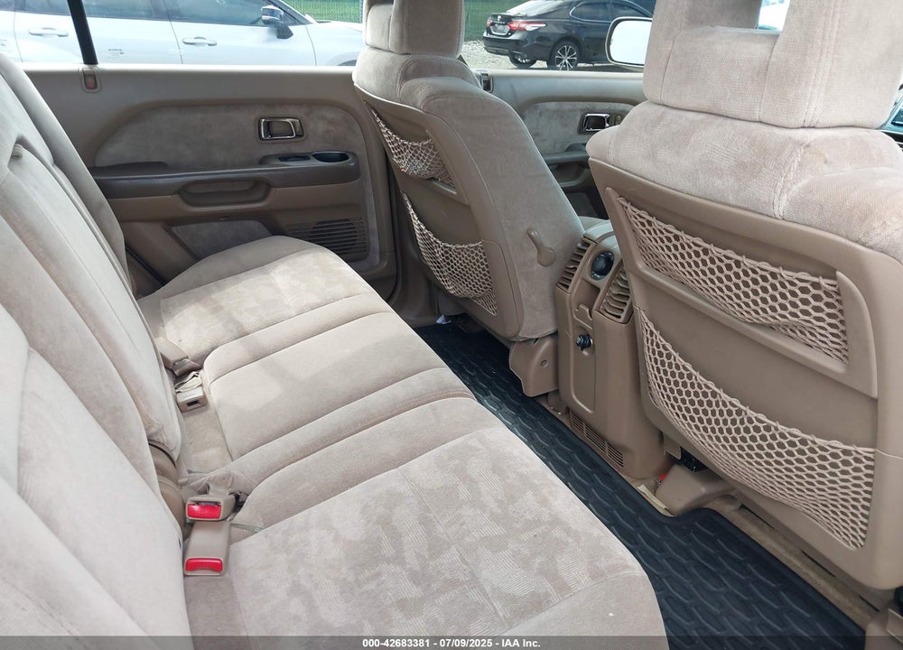 2004 HONDA PILOT EX VIN: 2HKYF18404H585069
