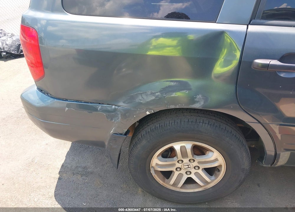 2003 HONDA PILOT EX VIN: 2HKYF18433H552517