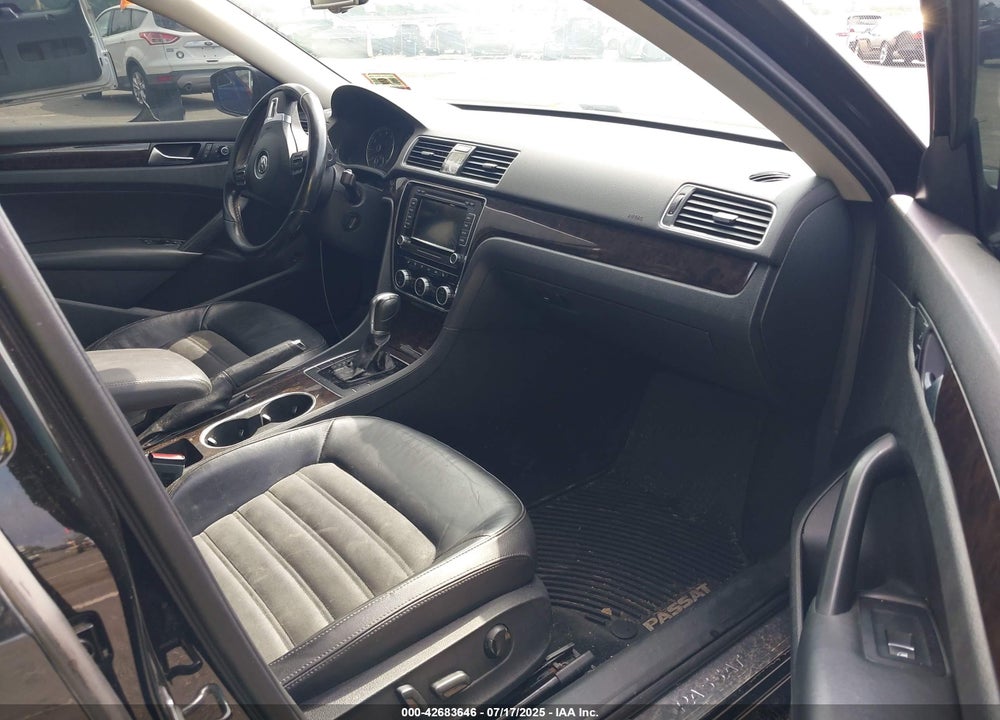 2014 VOLKSWAGEN PASSAT VIN: 1VWCT7A33EC010126