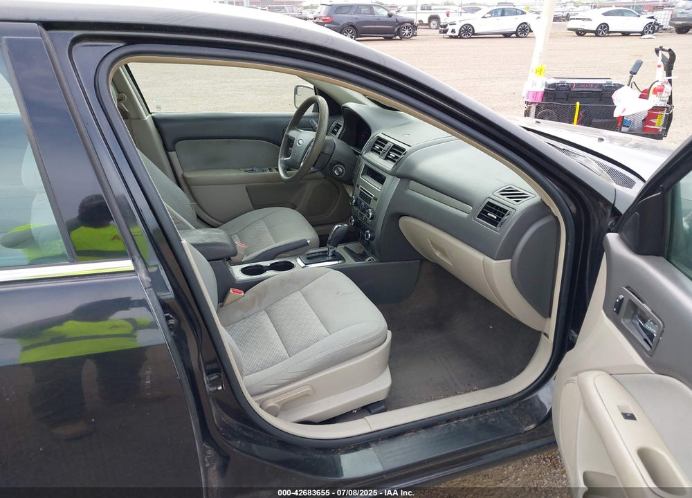 2011 FORD FUSION VIN: 3FAHP0HA8BR323636