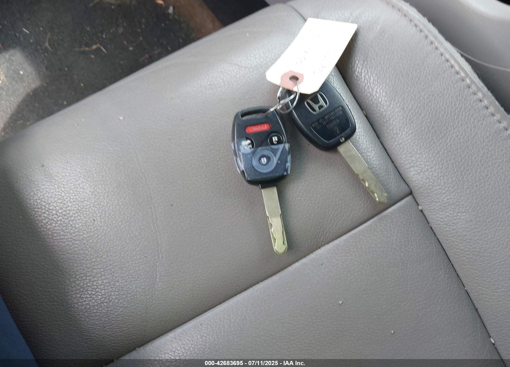 2013 HONDA PILOT TOURING VIN: 5FNYF3H9XDB024500