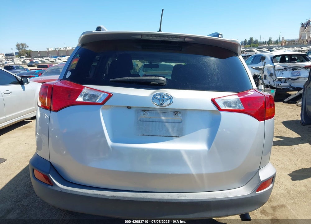 2015 TOYOTA RAV4 XLE VIN: 2T3WFREV9FW148329