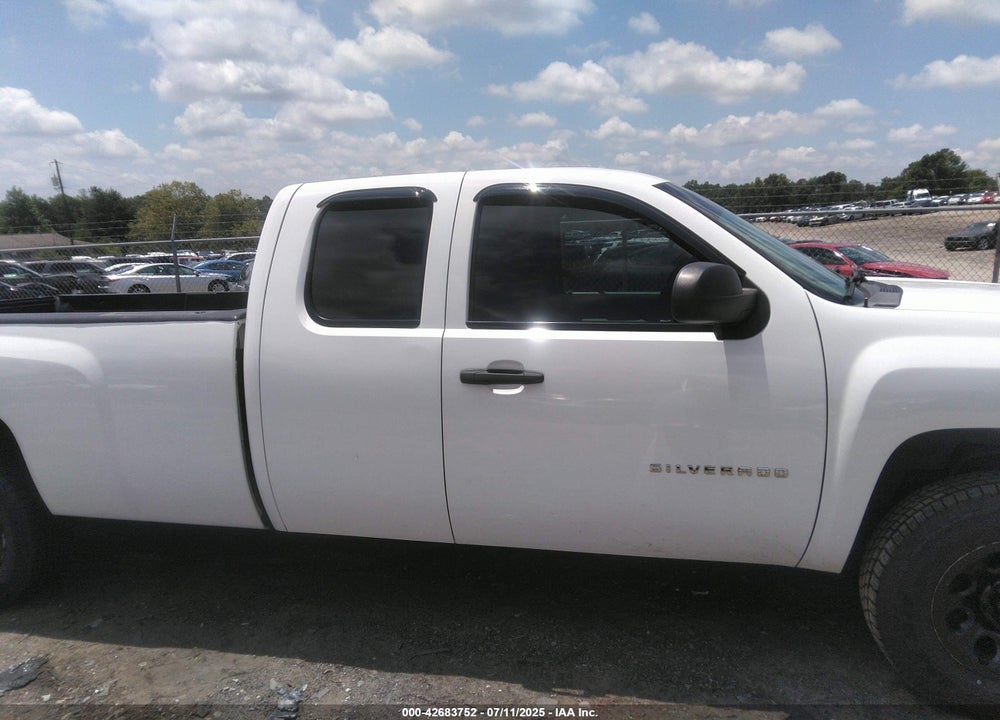 2011 CHEVROLET SILVERADO 1500 VIN: 1GCRCPE02BZ419594