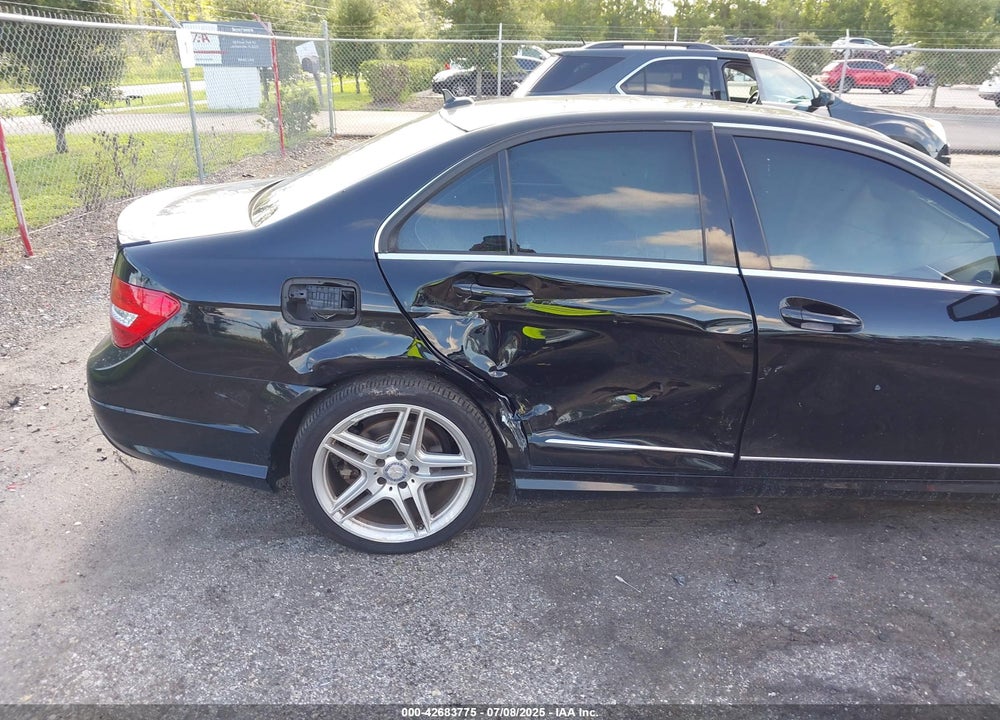 2014 MERCEDES-BENZ C CLASS VIN: WDDGF8AB3EA922409