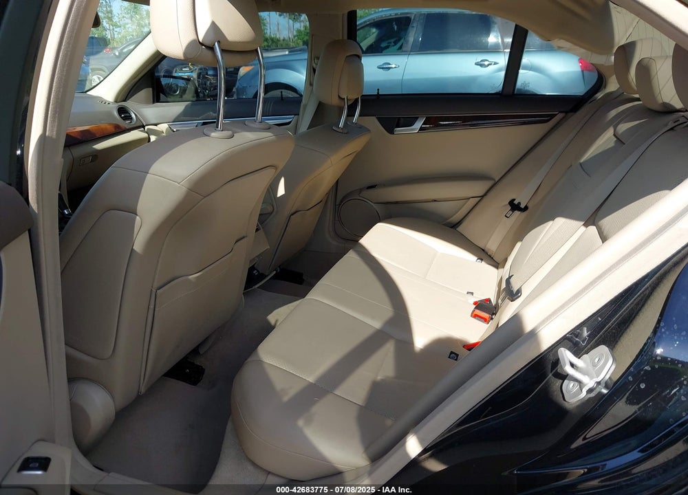 2014 MERCEDES-BENZ C CLASS VIN: WDDGF8AB3EA922409