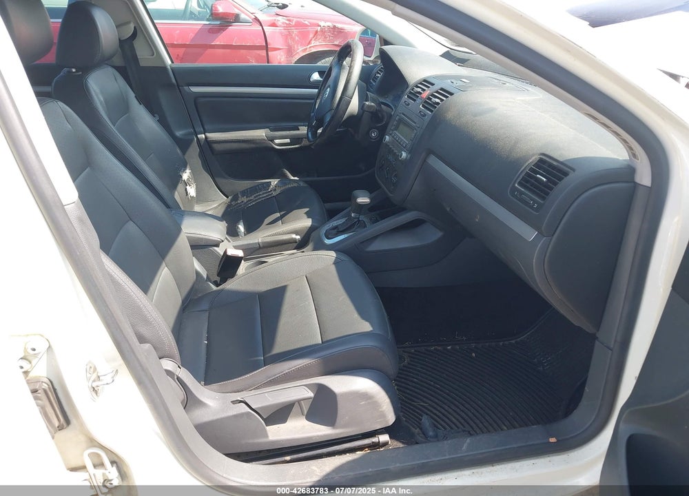 2008 VOLKSWAGEN JETTA VIN: 3VWRM71K28M107318