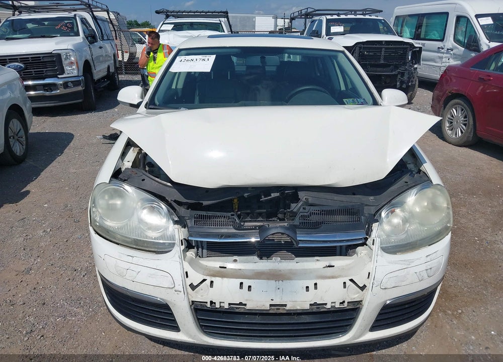 2008 VOLKSWAGEN JETTA VIN: 3VWRM71K28M107318