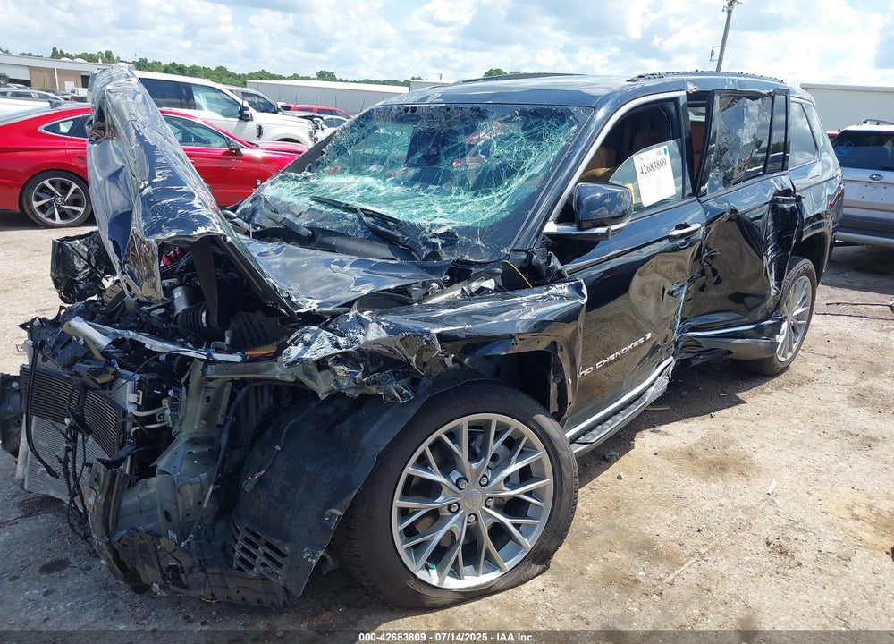 2024 JEEP GRAND CHEROKEE L SUMMIT 4X4 VIN: 1C4RJKEG6R8621036