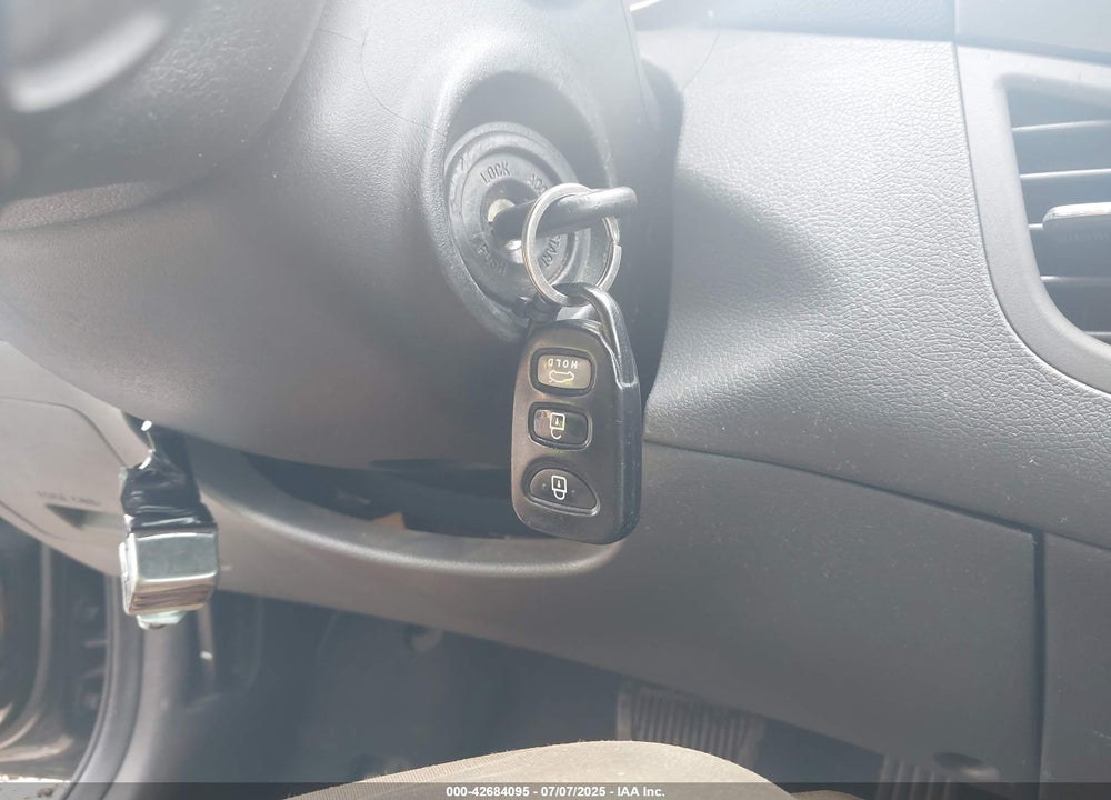 2013 HYUNDAI ELANTRA VIN: 5NPDH4AE7DH155438