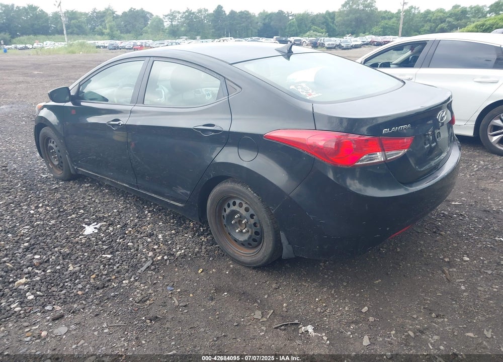 2013 HYUNDAI ELANTRA VIN: 5NPDH4AE7DH155438