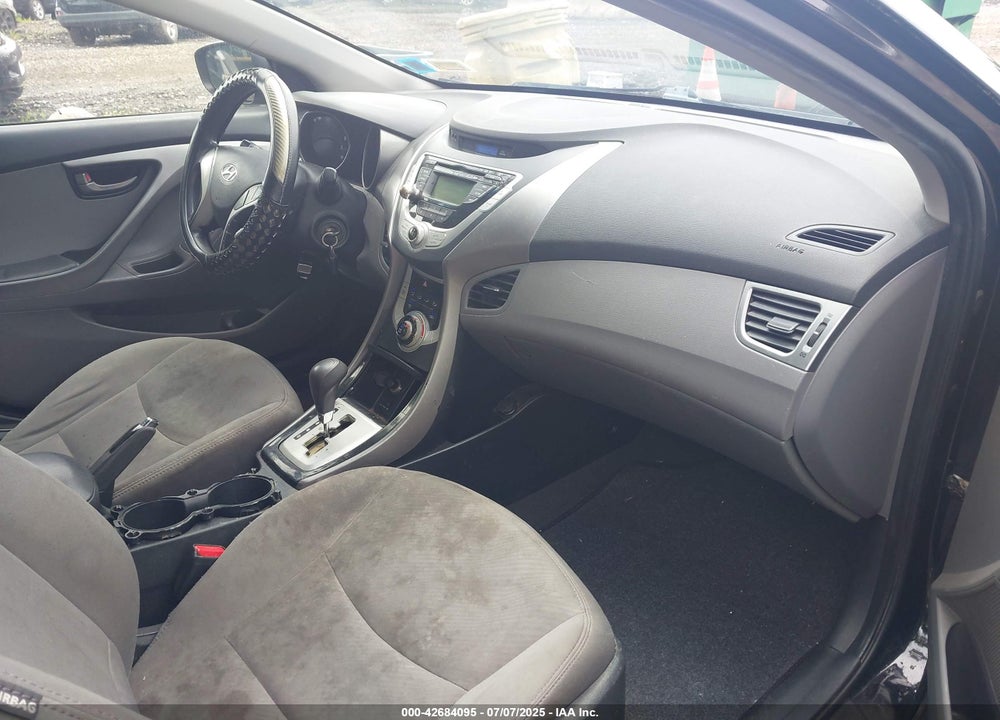 2013 HYUNDAI ELANTRA VIN: 5NPDH4AE7DH155438