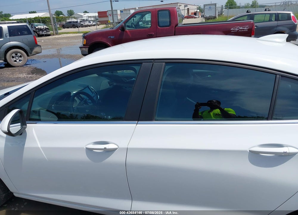 2017 CHEVROLET CRUZE LT AUTO VIN: 1G1BE5SM2H7225846