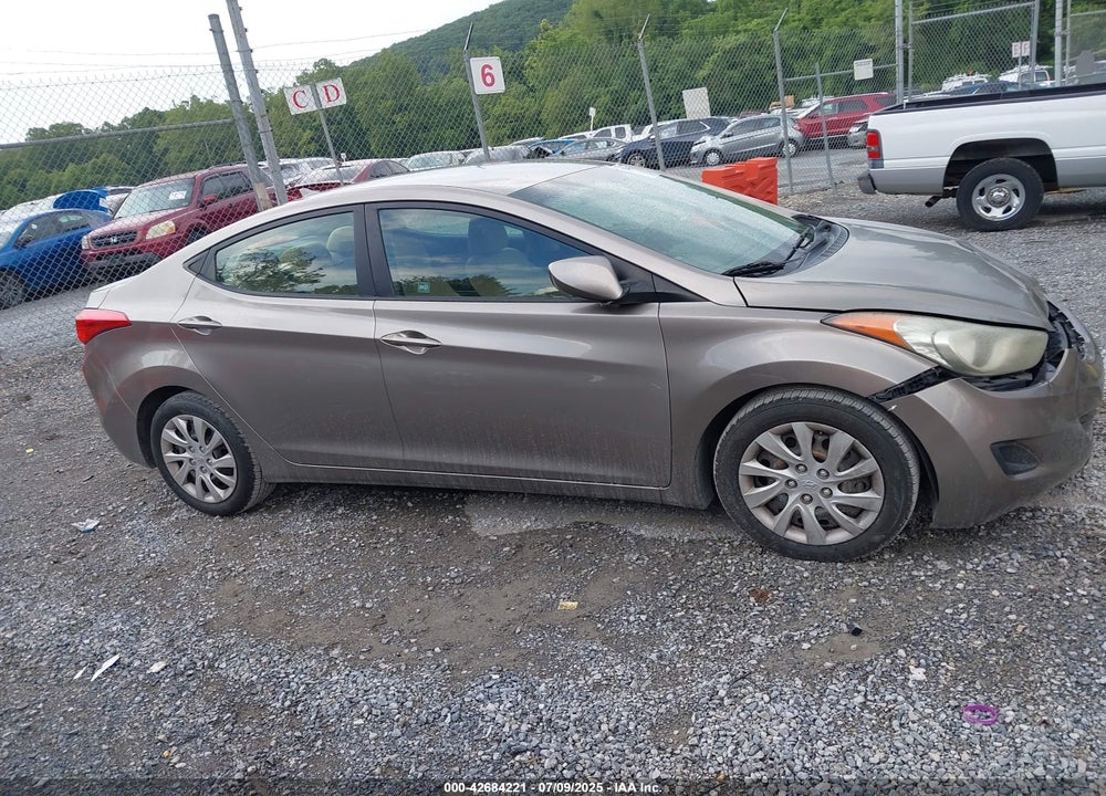2013 HYUNDAI ELANTRA GLS VIN: 5NPDH4AE6DH182386