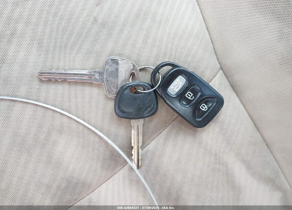 2013 HYUNDAI ELANTRA GLS VIN: 5NPDH4AE6DH182386