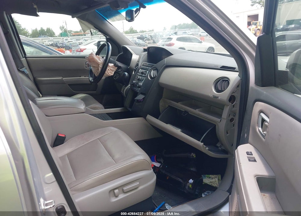 2013 HONDA PILOT VIN: 5FNYF3H57DB030090