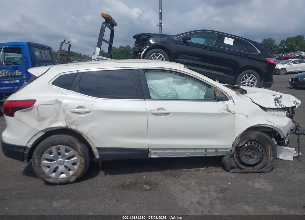 2017 NISSAN ROGUE SPORT VIN: JN1BJ1CP3HW007752