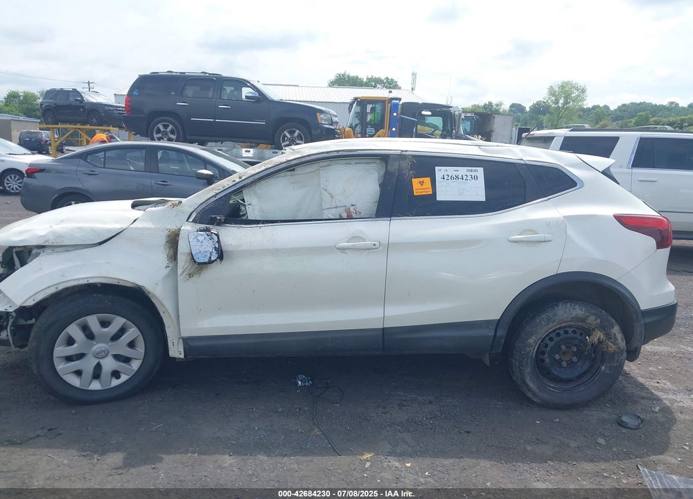 2017 NISSAN ROGUE SPORT VIN: JN1BJ1CP3HW007752