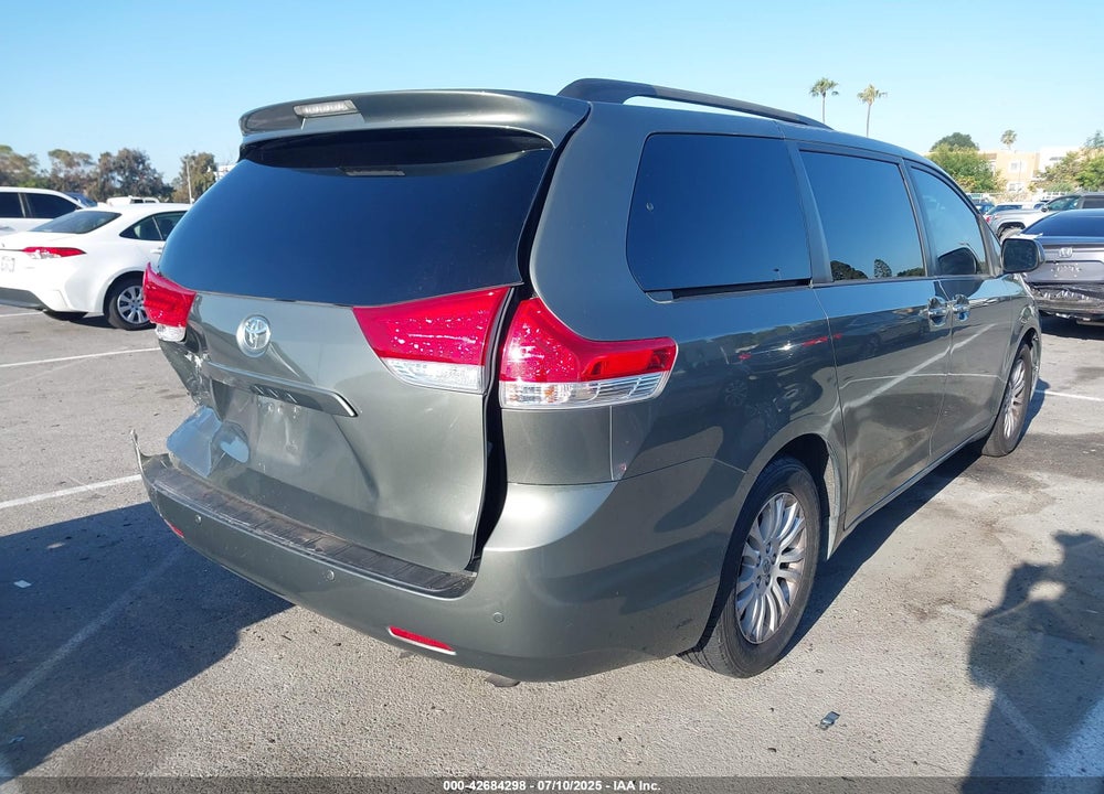 2011 TOYOTA SIENNA VIN: 5TDYK3DC6BS072856