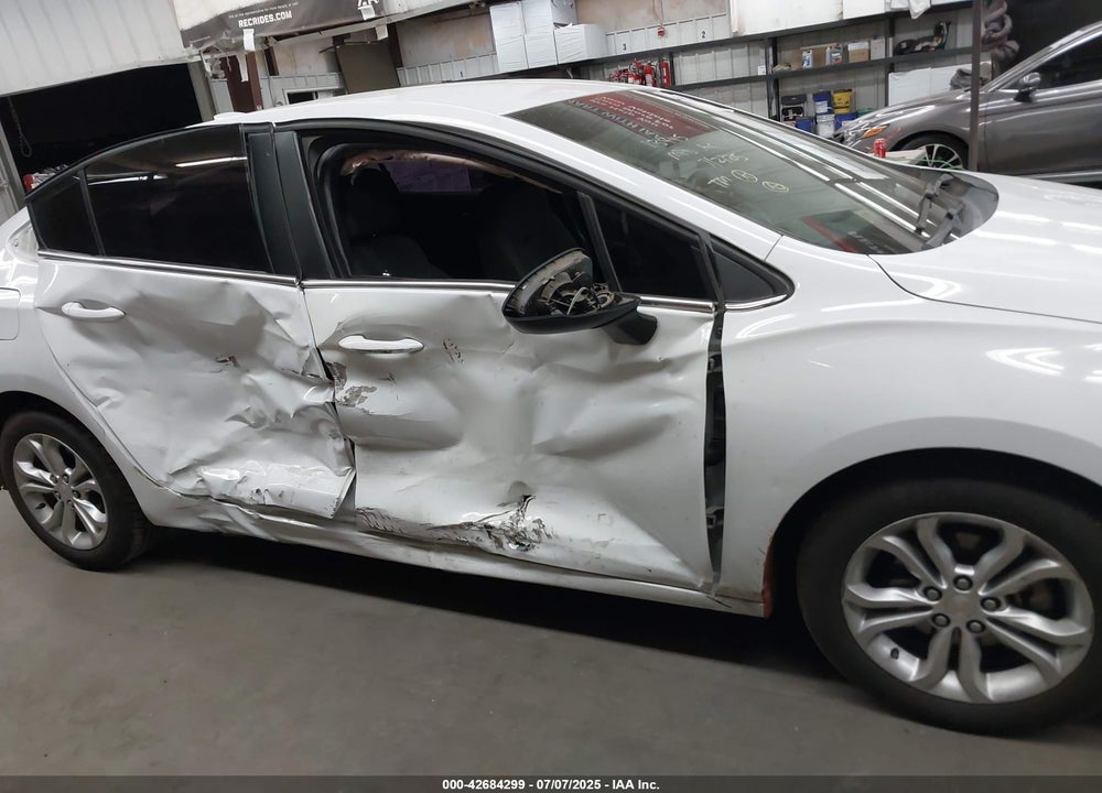 2019 CHEVROLET CRUZE VIN: 1G1BE5SM9K7112001