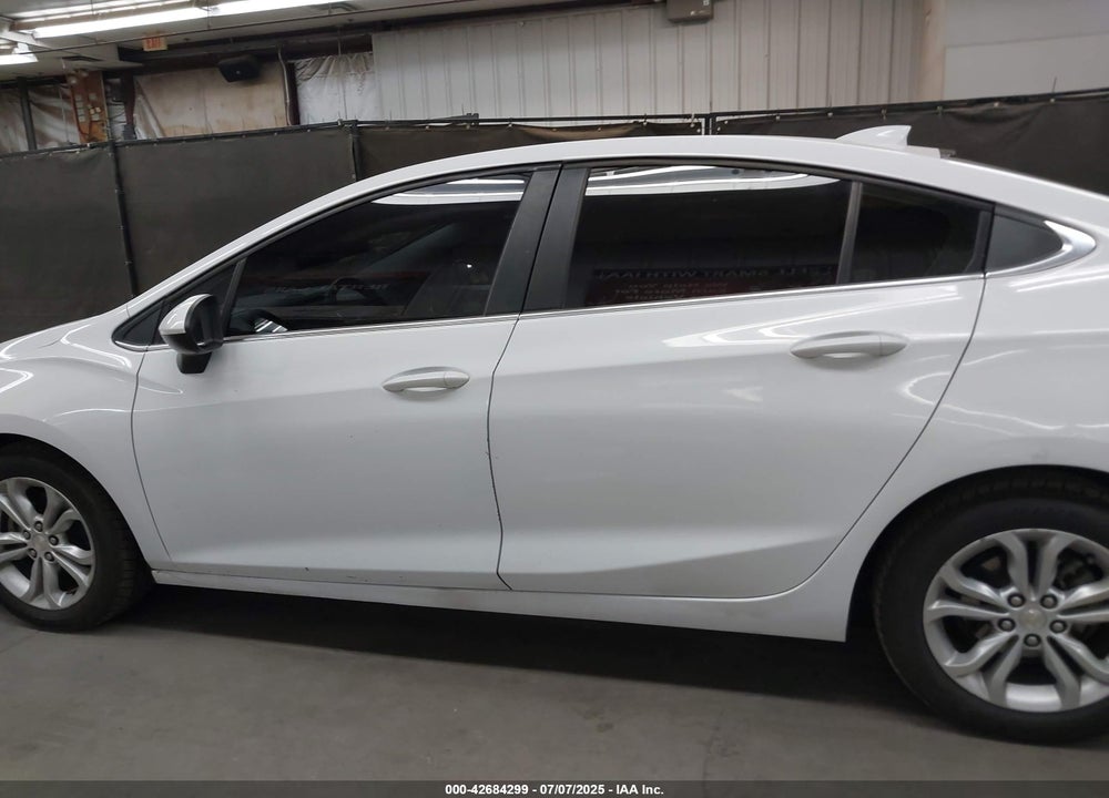 2019 CHEVROLET CRUZE VIN: 1G1BE5SM9K7112001