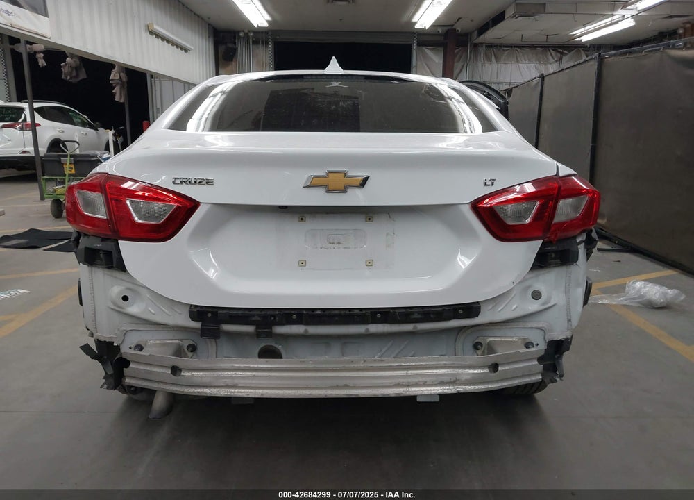 2019 CHEVROLET CRUZE VIN: 1G1BE5SM9K7112001