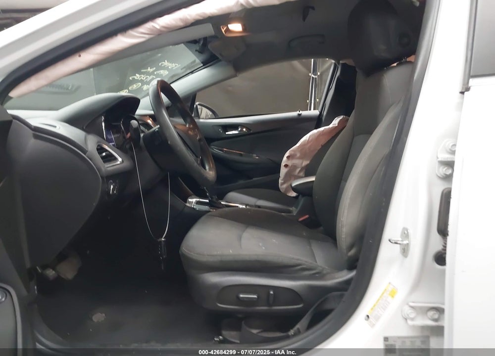 2019 CHEVROLET CRUZE VIN: 1G1BE5SM9K7112001