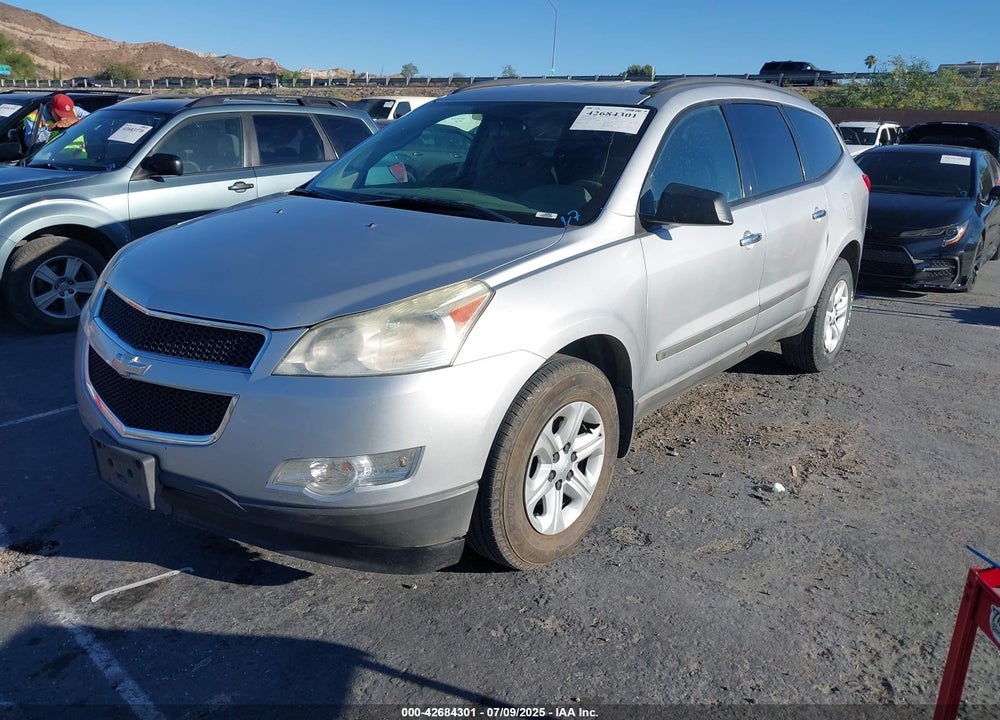 2009 CHEVROLET TRAVERSE VIN: 1GNEV13D39S156800
