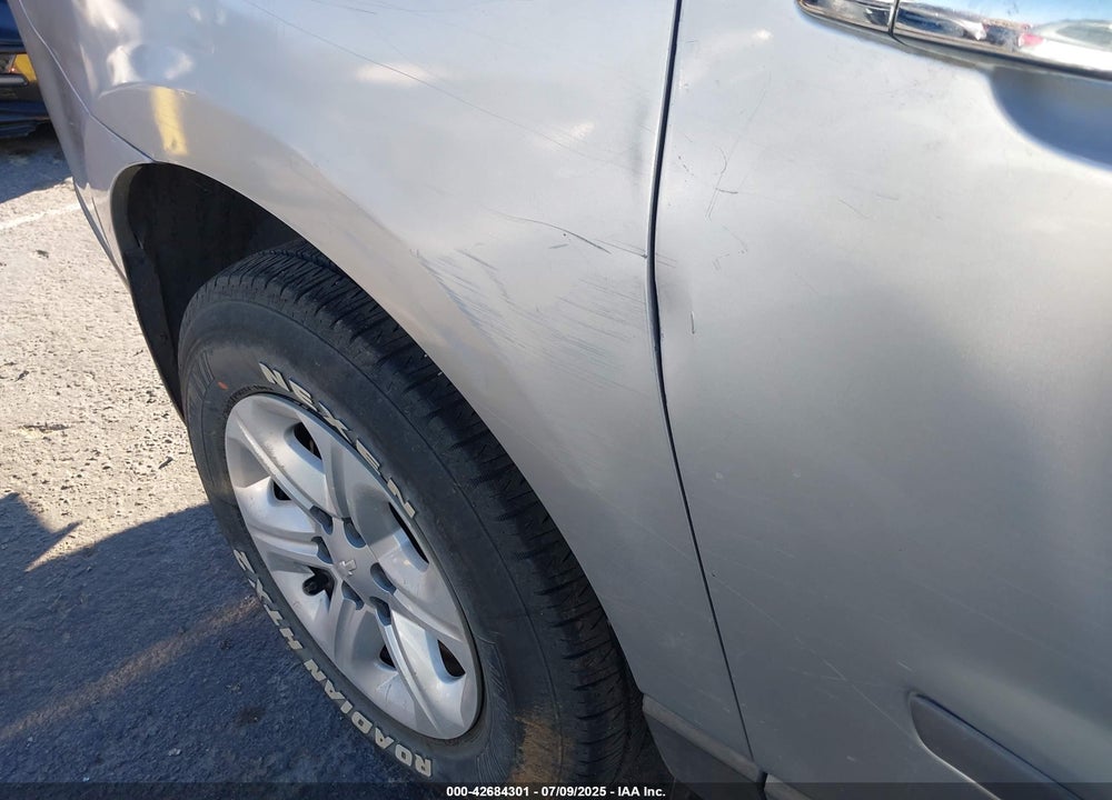 2009 CHEVROLET TRAVERSE VIN: 1GNEV13D39S156800