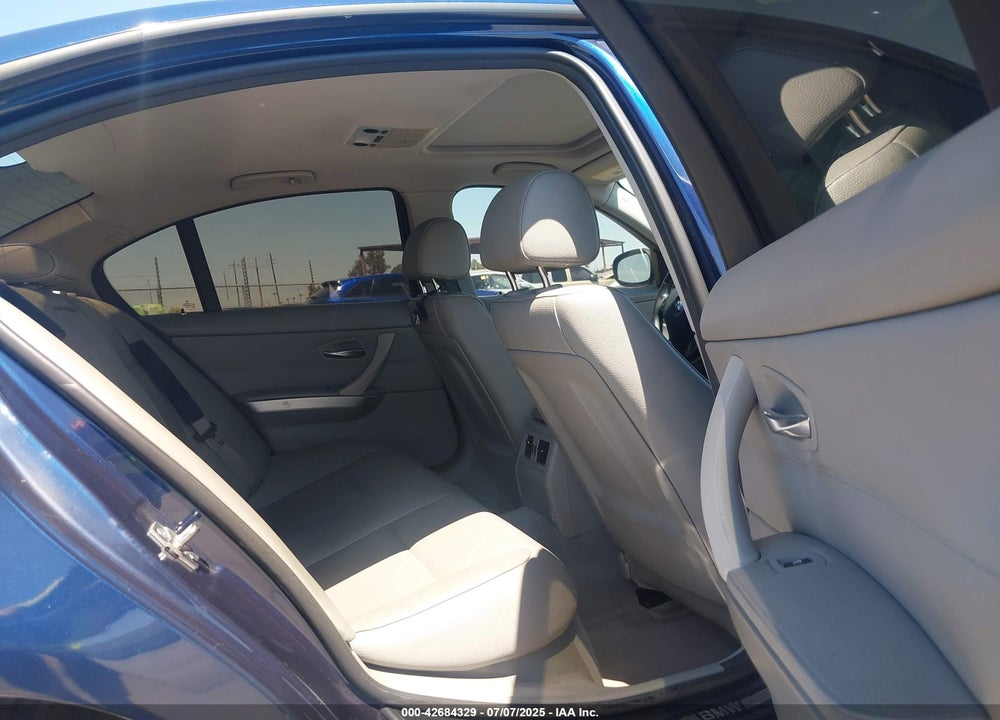 2011 BMW 3 SERIES VIN: WBAPH5G58BNM82550
