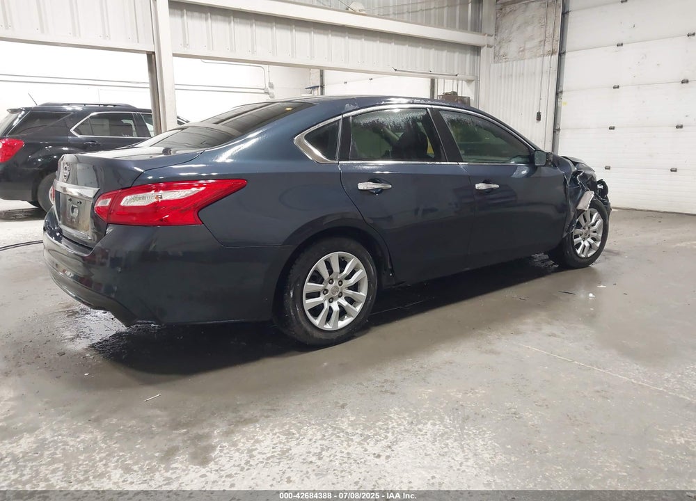 2017 NISSAN ALTIMA VIN: 1N4AL3AP8HN349386