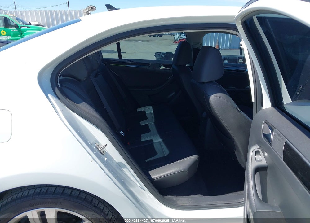 2017 VOLKSWAGEN JETTA 1.8T SEL/1.8T SEL PREMIUM VIN: 3VWL17AJ6HM392417