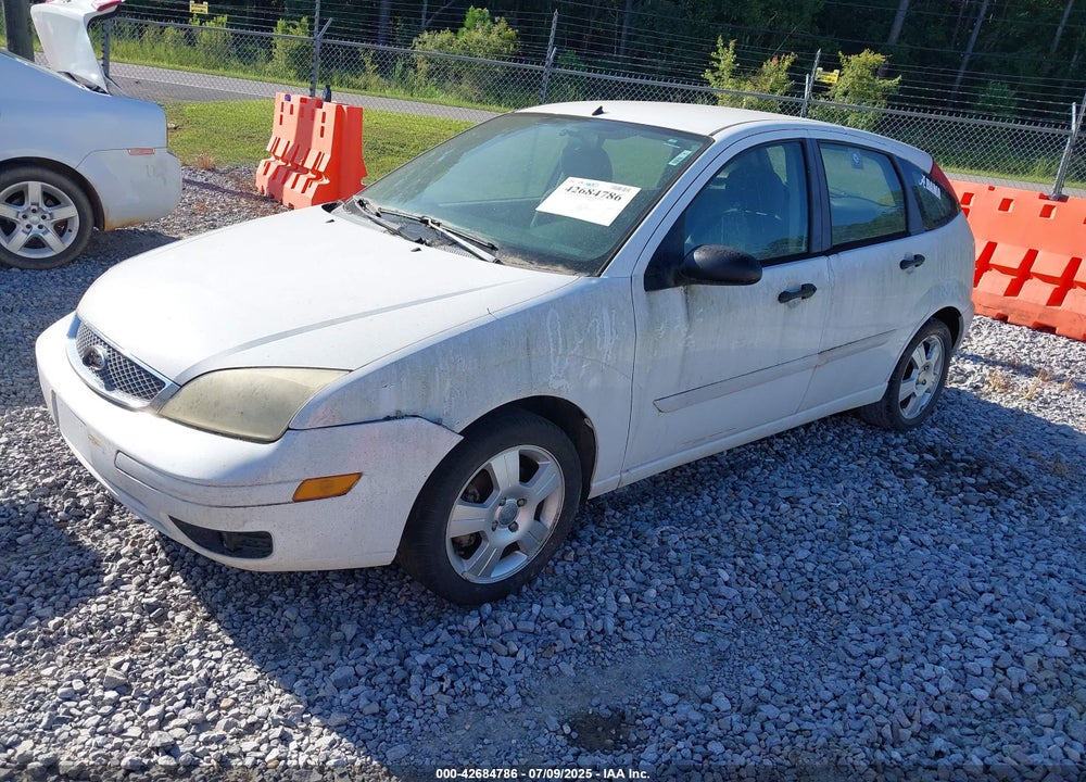 2005 FORD FOCUS ZX5 VIN: 3FAFP37N55R139062