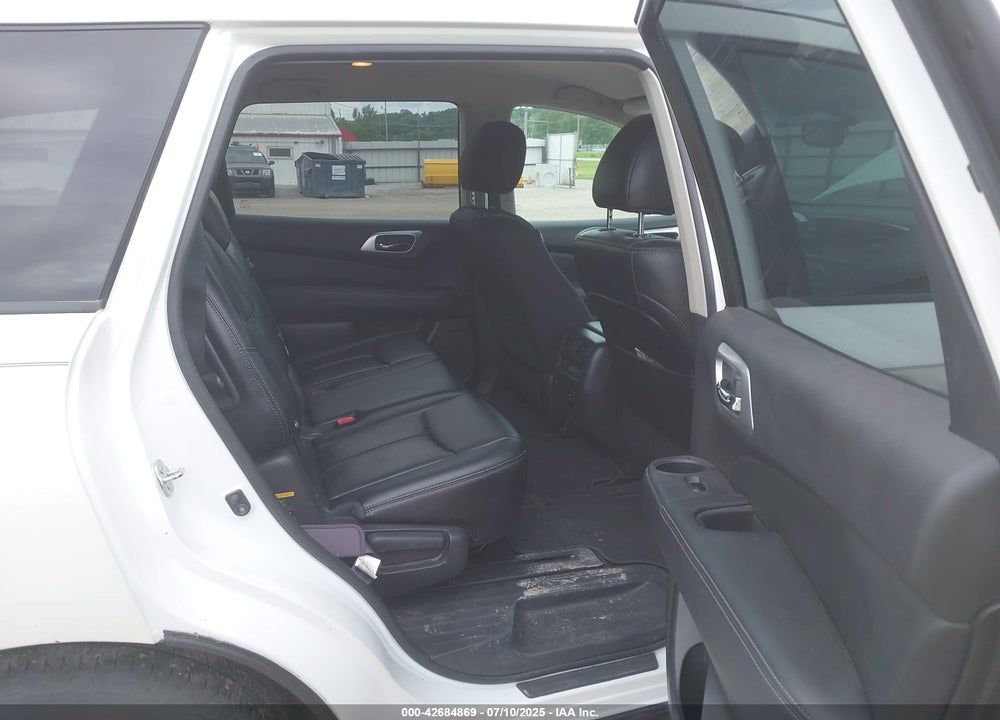 2015 NISSAN PATHFINDER VIN: 5N1AR2MM5FC667264