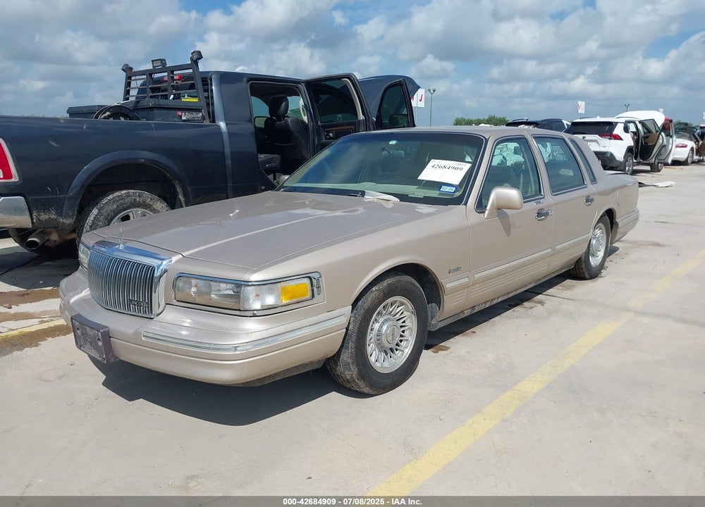 1997 LINCOLN TOWN CAR VIN: 1LNLM81W2VY642467