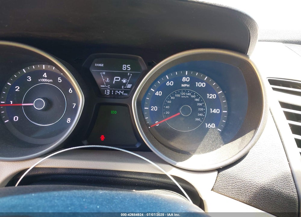 2016 HYUNDAI ELANTRA VIN: 5NPDH4AE8GH716881