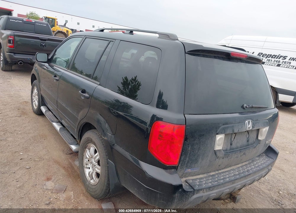 2005 HONDA PILOT EX-L VIN: 5FNYF18555B010930