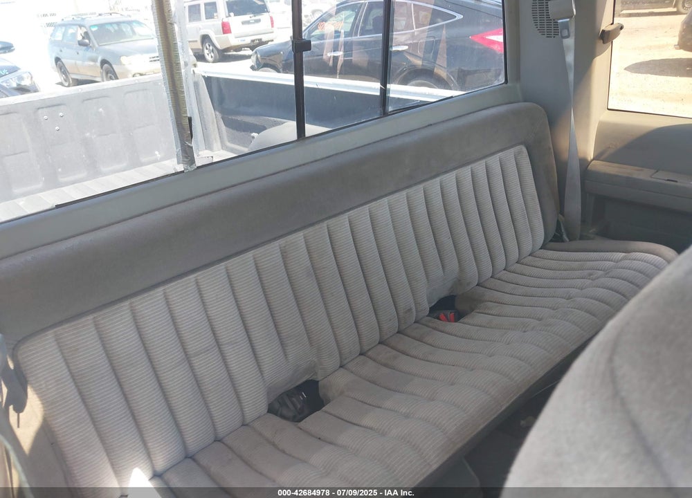 1992 CHEVROLET GMT-400 K1500 VIN: 2GCEK19K2N1147104