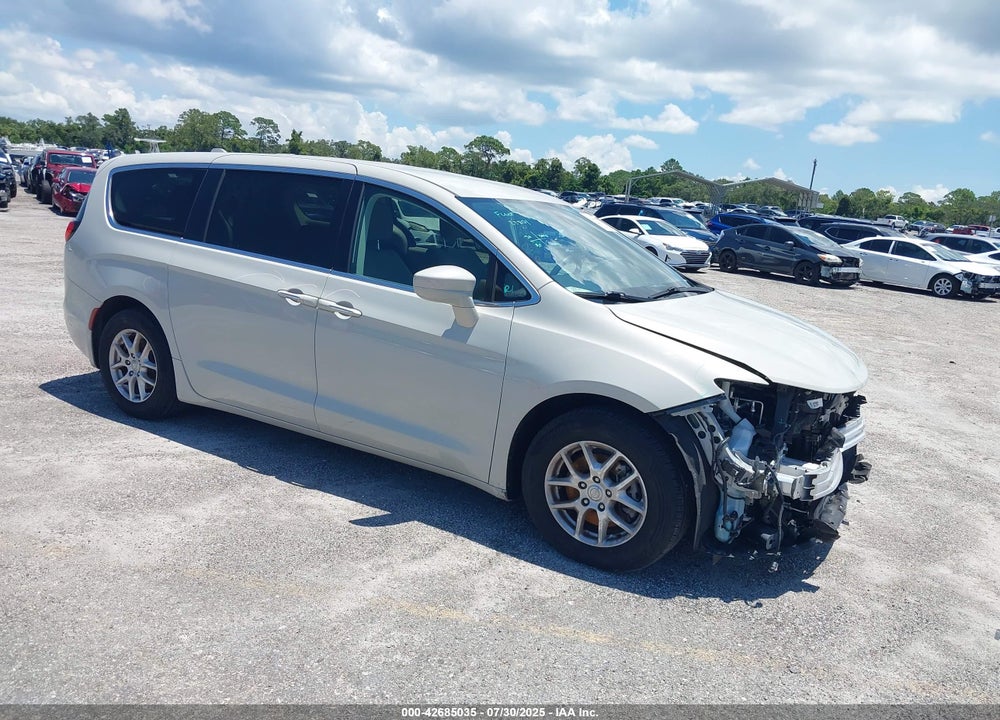 2020 CHRYSLER PACIFICA TOURING VIN: 2C4RC1FG1LR233808