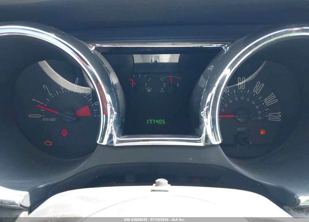 2005 FORD MUSTANG VIN: 1ZVFT84N455197638