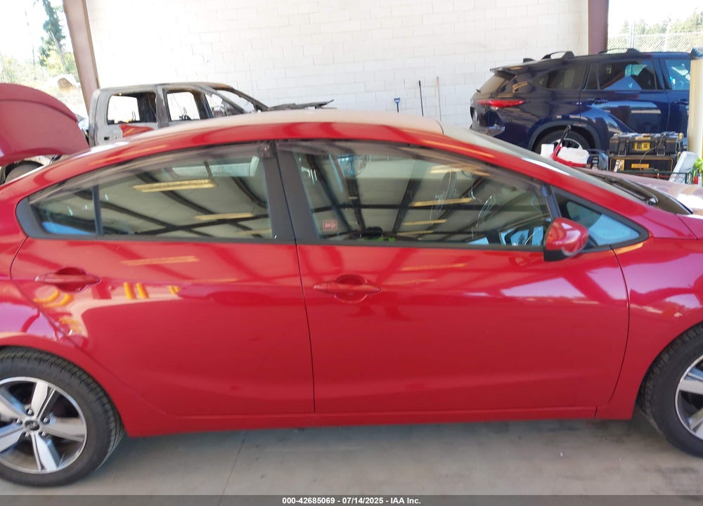 2018 KIA FORTE VIN: 3KPFL4A75JE197583