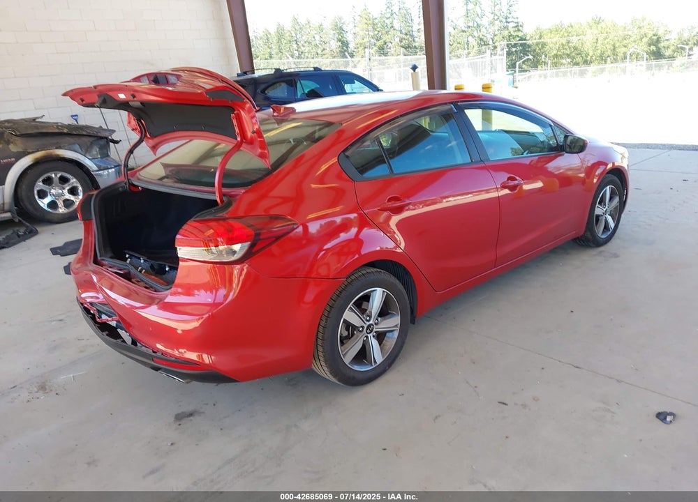 2018 KIA FORTE VIN: 3KPFL4A75JE197583