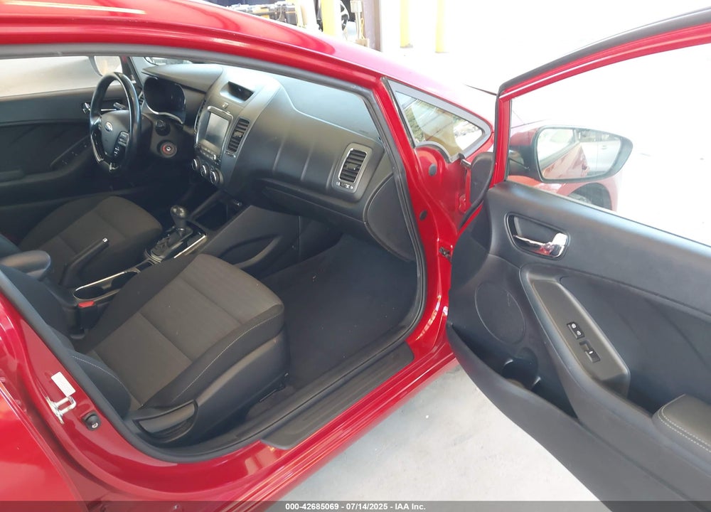 2018 KIA FORTE VIN: 3KPFL4A75JE197583